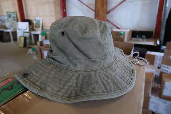 Ca. 200 stk. Cozy By JZ Safari hatte 