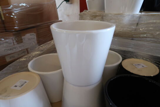 Ca. 240 stk. Krukker