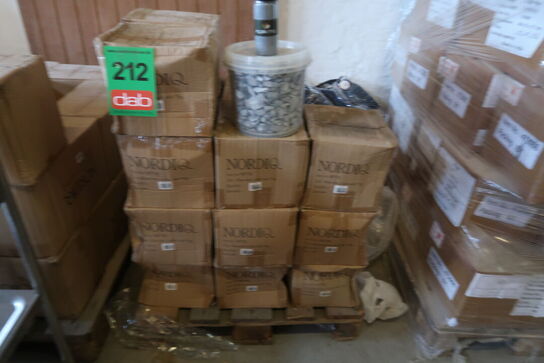 20 spande pyntesten 7 kg + 234 bøtter pyntesand 