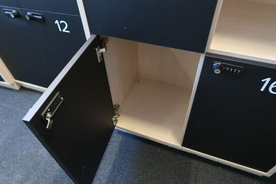 6 stk. omklædningsskabe med lås