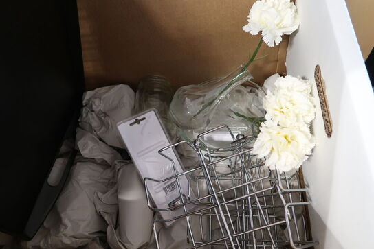 3 stk. kasser med div. Køkkenservice