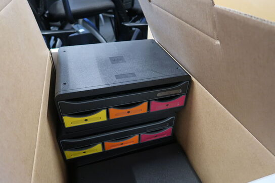 3 stk. kasser med div. Køkkenservice