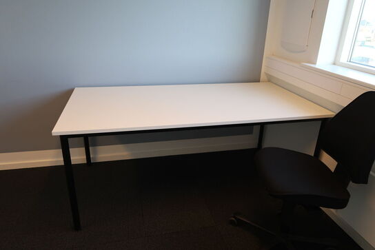 Mødebord EFG med kontorstol KINNARPS