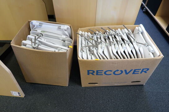 2 stk. kasser med toiletbrætter