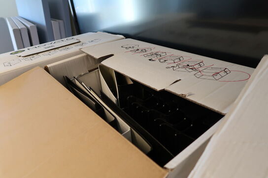 Div. Kasser med kontorartikler