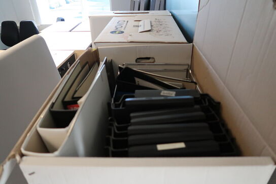 Div. Kasser med kontorartikler