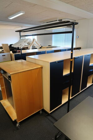 Tøjstativ med bøjler