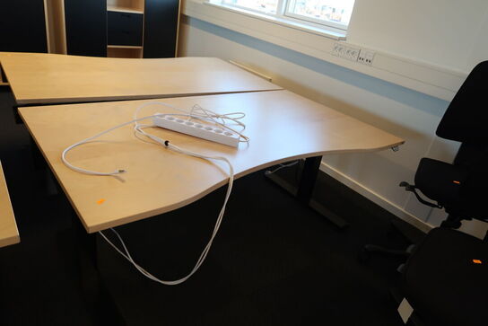 2 stk. el. hæve/sænke skriveborde KINNARPS