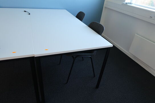 2 stk. mødeborde EFG med 4 stk. mødestole