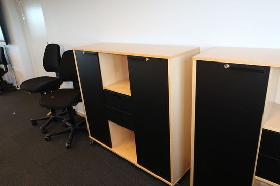 2 stk. reoler/skabe HOLMRIIS