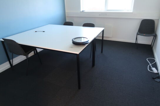 2 stk. mødeborde EFG med 4 stk. mødestole