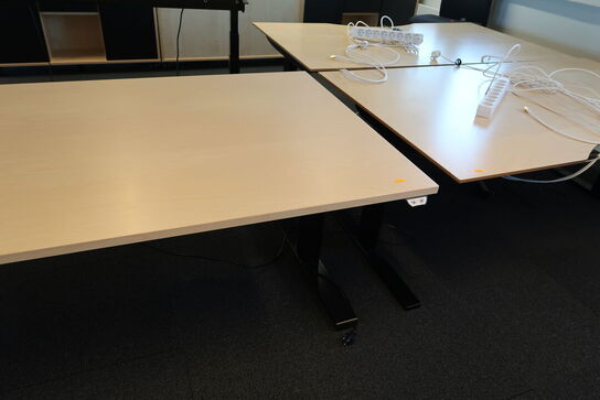 2 stk. el. hæve/sænke skriveborde KINNARPS