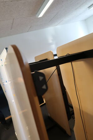 6 stk. el. hæve/sænke skriveborde 