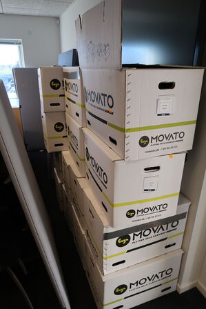 Div. Kasser med kontorartikler