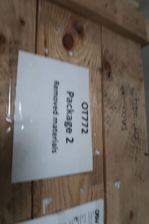 2 stk. opbevaringskasser med indhold