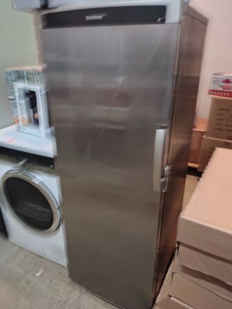 Køleskab, brugt.  BLOMBERG. 