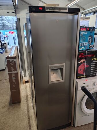 Fryser, brugt.  HUSQUARNA. 