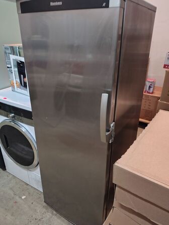 Køleskab, brugt.  BLOMBERG. 