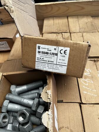 Palle med div. Bolte