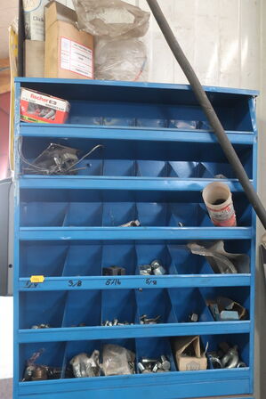 2 stk. sortimentsreoler med indhold