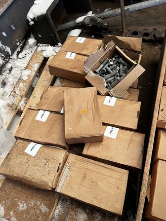 Palle med div. Bolte