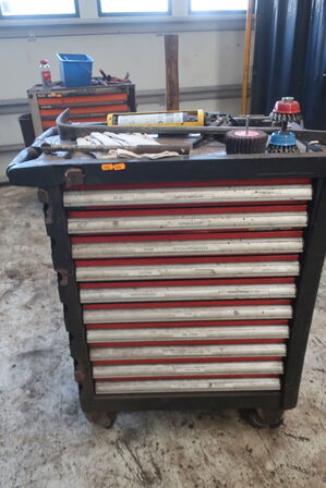 Værktøjsvogn med div. Værktøj