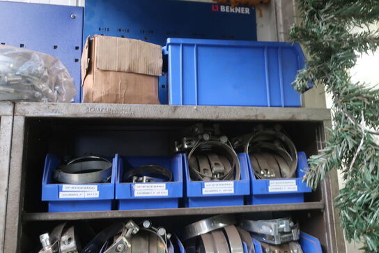 Sortimentsskab med indhold