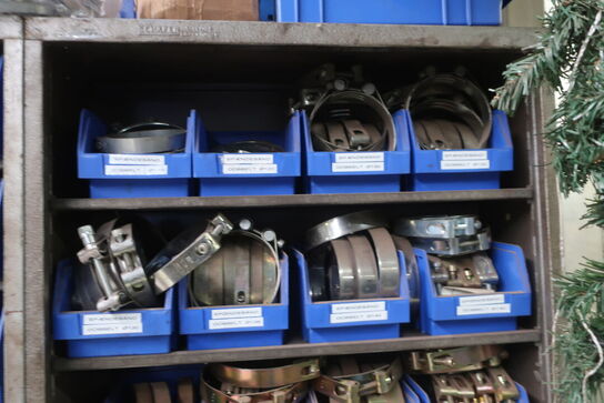 Sortimentsskab med indhold