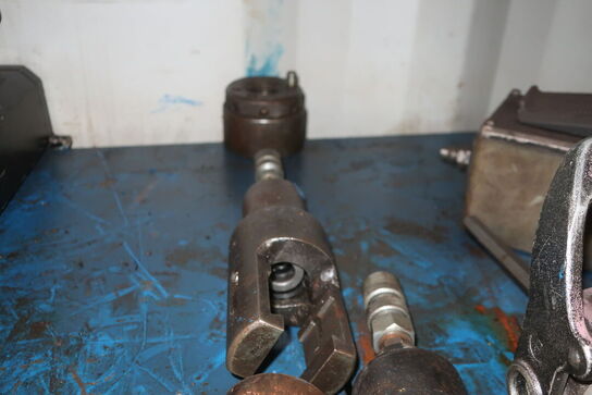 Hydraulisk håndpumpe m.m.