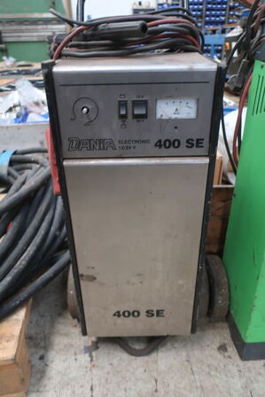 Lader DANIA 400 SE