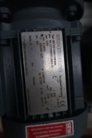 Motor SEW EURODRIVE R67 R37 AM63 DR63M4