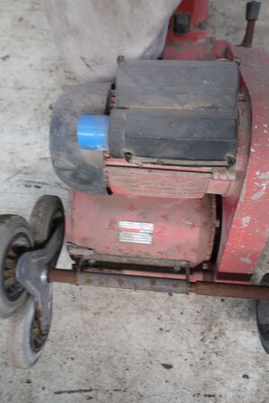 Gulvafstribningsmaskine FGJ