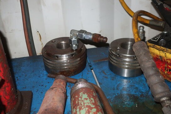 Hydraulisk håndpumpe m.m.