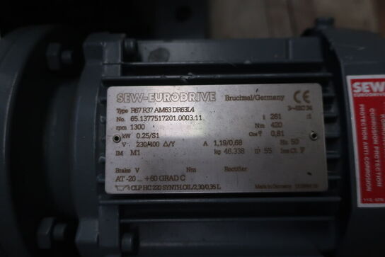 Motor SEW EURODRIVE R67 R37 AM63 DR63L4