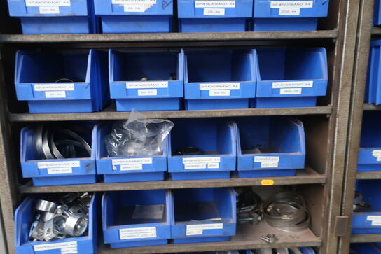 Sortimentsskab med indhold