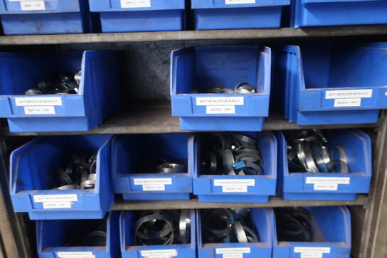 Sortimentsskab med indhold