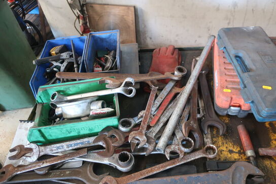 Opbevaringsvogn med indhold