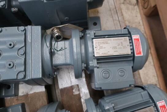 Motor SEW EURODRIVE R67 R37 AM63 DR63L4