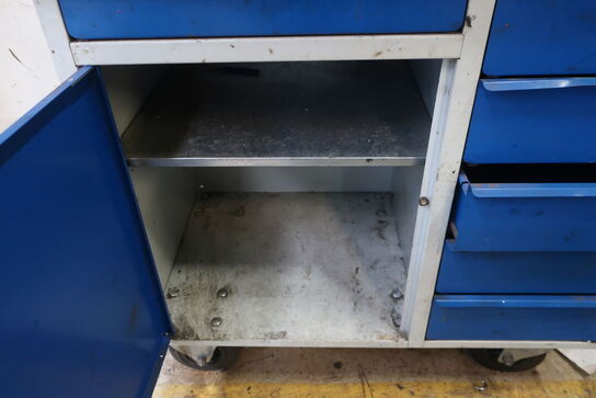 Værktøjsvogn med div. Værktøj