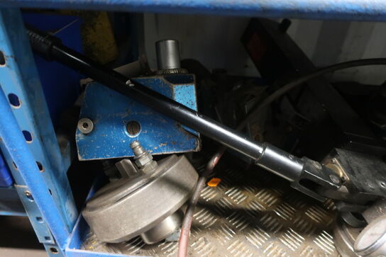 Opbevaringsvogn med indhold