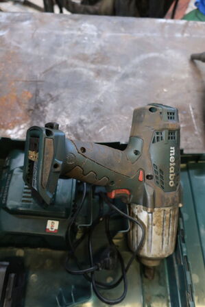 Akku slagnøgle METABO SSW 18 LTX 600 med batteri og lader