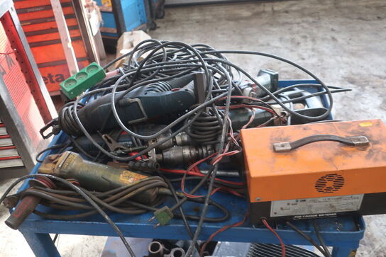 Opbevaringsvogn med indhold