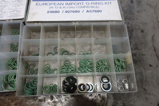 2 stk. sortimentskasser med indhold