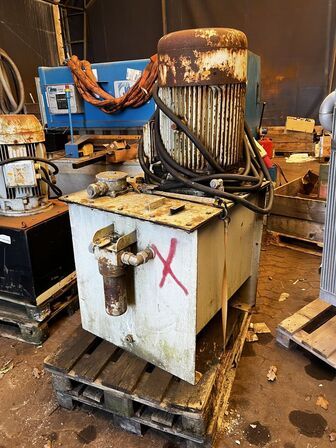 Pumpe med tank SH 250 PLP3061D 30KW