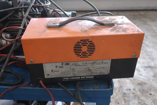 Opbevaringsvogn med indhold