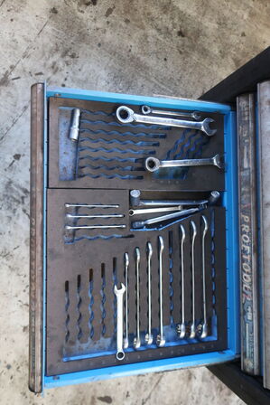 Værktøjsvogn med div. Værktøj