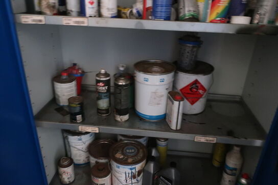 Stålskab med indhold