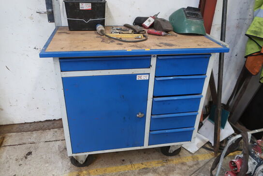 Værktøjsvogn med div. Værktøj