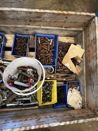 Palle med div. Varelager og værktøj