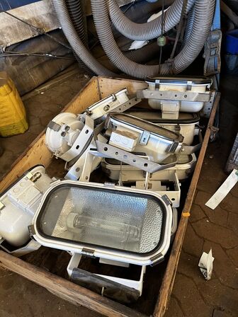 Palle med div. Lamper AQUA SIGNAL Floodlight